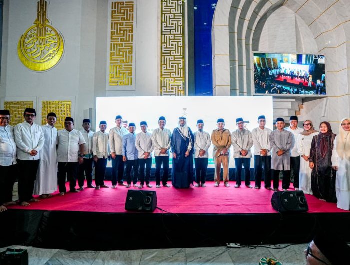 Gubernur Sulawesi Selatan, Andi Sudirman Sulaiman menyampaikan apresiasi atas program buka bersama yang dihadiri oleh Putra Mahkota sekaligus Perdana Menteri Arab Saudi, Muhammad bin Salman Al Saud di Masjid Kubah 99 Asmaul Husna, CPI Kota Makassar, Selasa (24/2/2026).