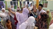 Bupati Bantaeng, M. Fathul Fauzy Nurdin menghadiri Safari Ramadan, di Masjid Nur Taqwa Kampung Camba' Lojong, Kecamatan Bisappu, Jumat, 27 Februari 2026. Dalam kesempatan itu, kepala daerah yang akrab disapa Uji Nurdin ini memberikan bantuan uang tunai kepada pengurus masjid.