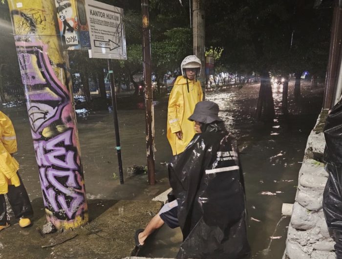 Gerak Cepat Atas Arahan Wali Kota Appi, Satgas PU Makassar Sisir Drainase Pettarani Hingga Landak Baru 13 IMG 3164