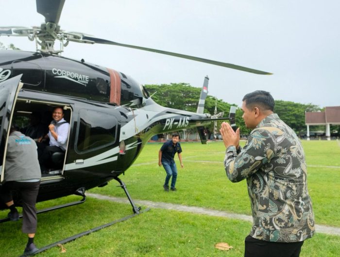 Bupati Bantaeng, M. Fathul Fauzy Nurdin (Uji Nurdin) memberikan apresiasi kepada Gubernur Sulsel Andi Sudirman Sulaiman.