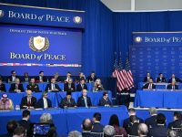 Kritik Akademisi UI: Struktur Board of Peace Dinilai Timpang dan Rentan Kehilangan Legitimasi 19 Pengajar Departemen Hubungan Internasional FISIP Universitas Indonesia, Agung Nurwijoyo, menyoroti potensi ketimpangan dalam struktur keanggotaan Board of Peace (BoP). Ia menilai ketidakjelasan hak dan kewajiban anggota organisasi tersebut berisiko merugikan negara-negara non-hegemonik, termasuk Indonesia.