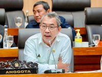 Anggota Komisi XII DPR RI Alfons Manibui menilai wacana kebijakan bekerja dari rumah atau work from home (WFH) yang tengah dikaji pemerintah sebagai langkah strategis dalam upaya efisiensi energi nasional.