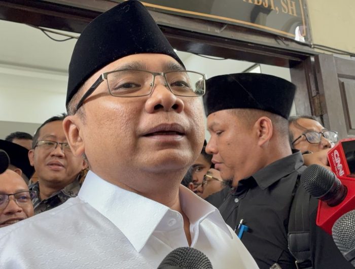 Pengadilan Negeri Jakarta Selatan menolak permohonan praperadilan yang diajukan mantan Menteri Agama Yaqut Cholil Qoumas terkait penetapan dirinya sebagai tersangka dalam kasus dugaan korupsi kuota haji oleh Komisi Pemberantasan Korupsi (KPK).