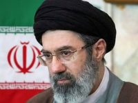 Pemimpin Militer Iran Nyatakan Loyalitas kepada Mojtaba Khamenei 27 Para pemimpin militer dan politik Iran dilaporkan telah menyatakan kesetiaan kepada Mojtaba Khamenei yang ditunjuk untuk menggantikan ayahnya, Ali Khamenei, sebagai pemimpin tertinggi baru negara tersebut.
