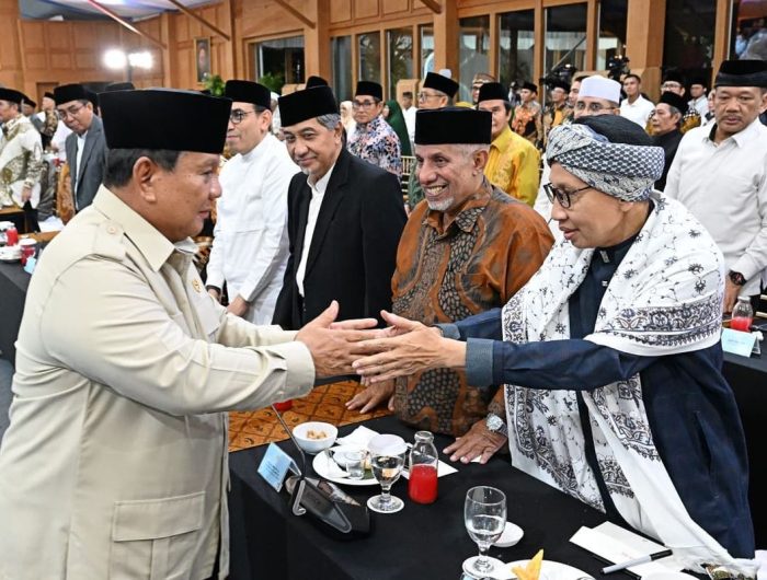 Yahya Zainul Ma’arif atau yang dikenal sebagai Buya Yahya mengajak masyarakat untuk memperbanyak doa pada momentum bulan suci Ramadan, termasuk mendoakan pemimpin bangsa agar diberi kekuatan dalam menjalankan amanah memimpin negara.