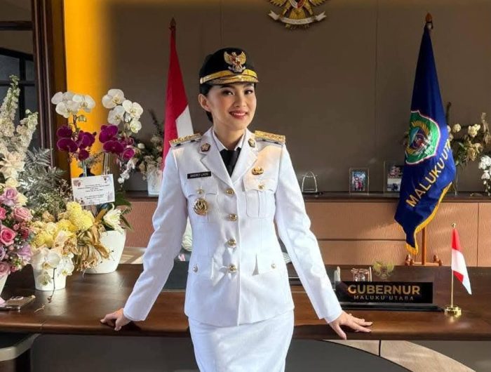 Gubernur Maluku Utara Sherly Tjoanda Laos tercatat sebagai salah satu kepala daerah dengan kekayaan terbesar di Indonesia. Berdasarkan Laporan Harta Kekayaan Penyelenggara Negara (LHKPN) yang dirilis Komisi Pemberantasan Korupsi (KPK), total kekayaannya mencapai Rp972 miliar nyaris menyentuh angka Rp1 triliun.