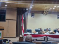 Dewan Perwakilan Rakyat Daerah (DPRD) Kota Parepare menggelar Rapat Paripurna dengan agenda merespons Wali Kota terhadap tiga Rancangan Peraturan Daerah (Ranperda) Inisiatif DPRD. Rapat berlangsung di Ruang Rapat Paripurna DPRD Parepare, Rabu (7/1/2026).