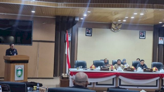 Pemkot Parepare Dukung 3 Ranperda Inisiatif DPRD, Minta Libatkan OPD Perkuat Substansi dan Implementasi 13 Dewan Perwakilan Rakyat Daerah (DPRD) Kota Parepare menggelar Rapat Paripurna dengan agenda merespons Wali Kota terhadap tiga Rancangan Peraturan Daerah (Ranperda) Inisiatif DPRD. Rapat berlangsung di Ruang Rapat Paripurna DPRD Parepare, Rabu (7/1/2026).