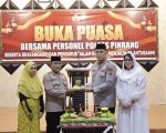 Polres Pinrang menggelar buka puasa bersama personel dan Bhayangkari di Aula Wicaksana Laghawa, Selasa 3 Maret 2026 sore.