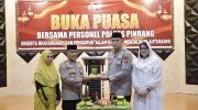 Polres Pinrang menggelar buka puasa bersama personel dan Bhayangkari di Aula Wicaksana Laghawa, Selasa 3 Maret 2026 sore.
