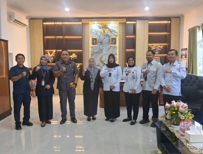 Balai Pemasyarakatan (Bapas) Kelas II Watampone terus mematangkan persiapan implementasi Undang-Undang Nomor 1 Tahun 2023 tentang Kitab Undang-Undang Hukum Pidana (KUHP) melalui koordinasi dan konsultasi bersama Pengadilan Negeri Watampone, Rabu (4/3/2026).