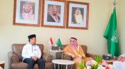 Gubernur Sulawesi Selatan Andi Sudirman Sulaiman berharap konflik di kawasan Timur Tengah segera berakhir. Harapan tersebut disampaikan usai melakukan pertemuan silaturahmi dengan Duta Besar Arab Saudi untuk Indonesia, Faisal Abdullah Al Amoudi, di Jakarta, Rabu (11/3/2026).