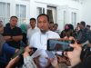 Gubernur Sulawesi Selatan Andi Sudirman Sulaiman menggelar silaturahmi bersama Ketua Komisi II DPR RI Muhammad Rifqinizamy Karsayuda di Rumah Jabatan Gubernur Sulawesi Selatan, Kamis (12/3/2026). Pertemuan tersebut dihadiri para kepala daerah, tokoh adat, tokoh masyarakat, serta mahasiswa dari berbagai organisasi se-Luwu Raya.
