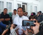 Gubernur Sulawesi Selatan Andi Sudirman Sulaiman menggelar silaturahmi bersama Ketua Komisi II DPR RI Muhammad Rifqinizamy Karsayuda di Rumah Jabatan Gubernur Sulawesi Selatan, Kamis (12/3/2026). Pertemuan tersebut dihadiri para kepala daerah, tokoh adat, tokoh masyarakat, serta mahasiswa dari berbagai organisasi se-Luwu Raya.