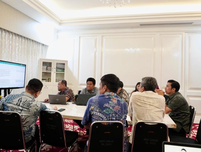 Rapat Pembahasan Preservasi Jalan Multi Years Contrak Paket 6 digelar di Ruang Rapat Toraja Room, Kantor Gubernur Sulawesi Selatan. Kamis, 12 Maret 2026.