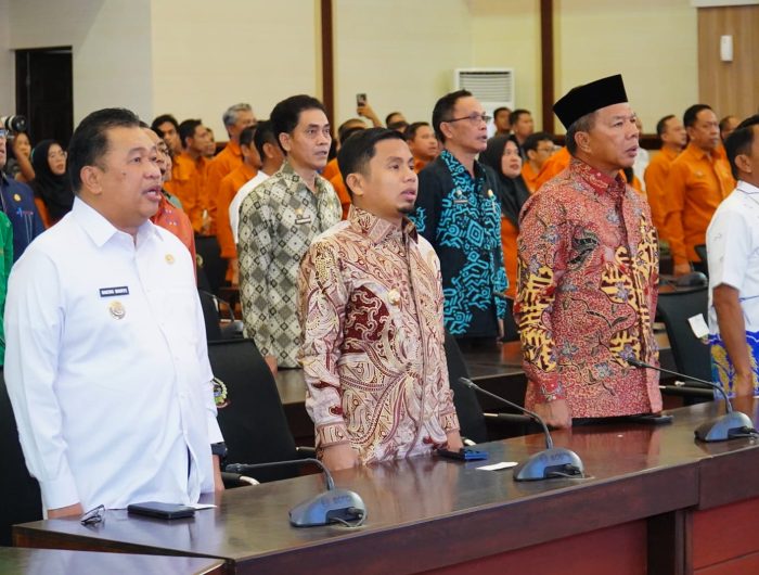 Wali Kota Parepare, Tasming Hamid, menghadiri acara penandatanganan Nota Kesepakatan (MoU) tentang penyediaan, pemanfaatan, dan pengembangan data dan/atau informasi statistik dalam rangka mendukung pembangunan daerah. Kegiatan tersebut berlangsung di ruang rapat Kantor Gubernur Sulawesi Selatan, Kota Makassar, pada Jumat (13/3/2026).