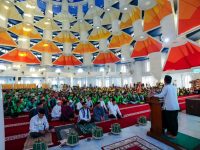 Gubernur Sulawesi Selatan, Andi Sudirman Sulaiman menaruh perhatian khusus kepada para insan transportasi karena memiliki peran penting dalam menjaga mobilitas masyarakat serta kelancaran distribusi barang dan jasa.