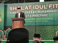 Wawali Parepare Salat Idul Fitri di Lapangan Andi Makkasau, Ajak Warga Perkuat Ukhuwah 28 Wakil Wali Kota Parepare, Hermanto, melaksanakan Salat Idul Fitri 1447 Hijriah di Lapangan Andi Makkasau, Kota Parepare, Jumat (20/03/2026).