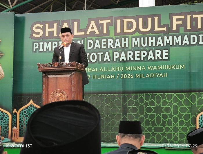 Wakil Wali Kota Parepare, Hermanto, melaksanakan Salat Idul Fitri 1447 Hijriah di Lapangan Andi Makkasau, Kota Parepare, Jumat (20/03/2026).