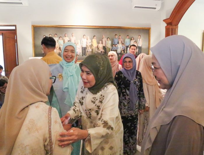 Wakil Wali Kota Makassar, Aliyah Mustika Ilham, menghadiri acara Halal Bihalal yang digelar oleh H. Muhammad Jusuf Kalla (JK) bersama keluarga di kediamannya, Jalan Haji Bau, Makassar, Senin (23/3/2026).