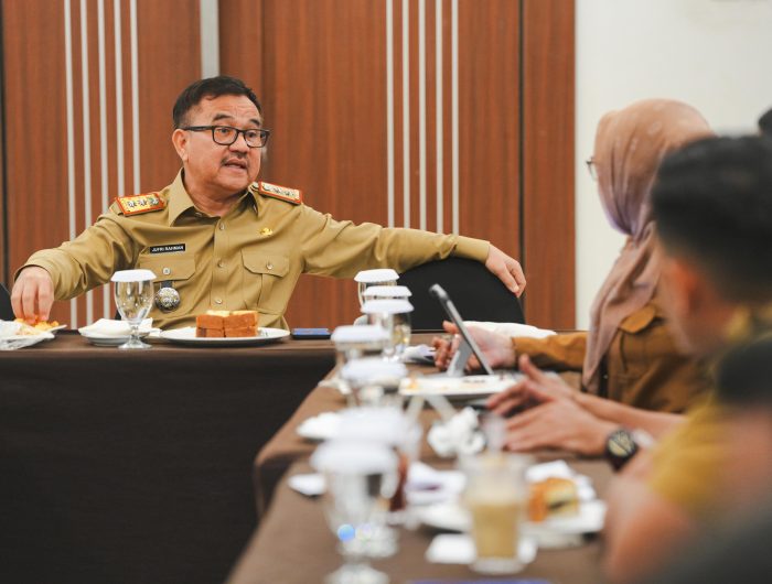 Pemprov Sulsel Perketat Pengawasan Perizinan Usaha Pariwisata 13 Pemerintah Provinsi Sulawesi Selatan melalui rapat koordinasi memperketat pengawasan terhadap perizinan usaha sektor pariwisata sebagai langkah strategis untuk memastikan kepatuhan hukum dan menjaga kualitas investasi di daerah.