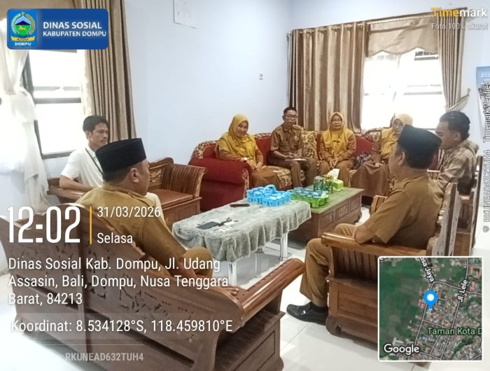 Pengurus LKS Baru Jalin Silaturahmi dengan Dinas Sosial, Dorong Penguatan Kolaborasi 13 Silaturahmi pengurus baru Lembaga Kesejahteraan Sosial (LKS) periode 2026–2029 yang dipimpin HJ Rostyati Arisandi berlangsung bersama jajaran Dinas Sosial. Pertemuan tersebut dihadiri Kepala Dinas Sosial Yani Hartono serta Pelaksana Tugas Sekretaris Dinas Sosial Dede Mulyadin.