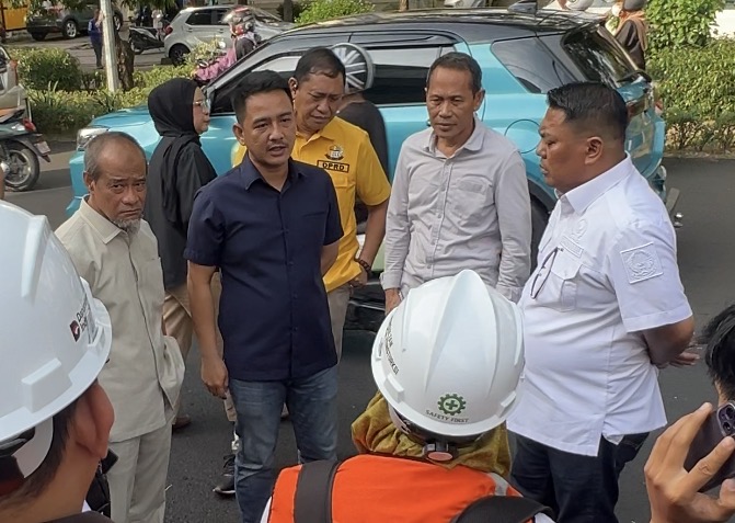 Manajemen Konstruksi Tak Kuasai Teknis, Dewan Minta Transparansi Spesifikasi Aspal di Jalan Hertasning 13 IMG 4011