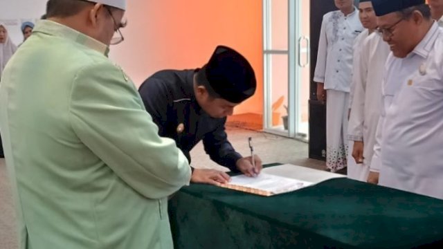 Pengurus Daerah Ikatan Persaudaraan Imam Masjid (PD IPIM) Kota Parepare periode 2025–2030 resmi dilantik. Pelantikan tersebut dirangkaikan dengan Rapat Kerja (Raker) dan Tahsinul Qira’ah di Kota Parepare, Jumat (17/1/2026).