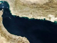 Serangan Israel ke Teheran Picu Perang Regional, Selat Hormuz Jadi Senjata Iran 17 Konflik antara Iran dengan blok Israel–Amerika Serikat semakin memanas setelah serangan udara besar-besaran menghantam ibu kota Iran, Teheran. Eskalasi konflik juga meluas ke sejumlah negara Teluk, sementara gangguan pengiriman minyak di Selat Hormuz memicu lonjakan harga minyak dunia hingga menembus 100 dolar AS per barel.