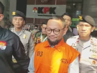 Komisi Pemberantasan Korupsi (KPK) kembali melakukan penahanan dalam perkara dugaan korupsi pengelolaan kuota haji. Setelah lebih dulu menahan mantan Menteri Agama, Yaqut Cholil Qoumas, KPK kini menahan mantan Staf Khusus Menteri Agama, Ishfah Abidal Aziz alias Gus Alex.