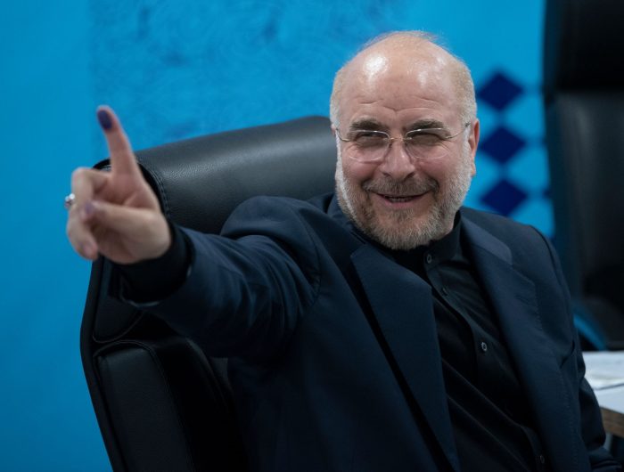 Ketua Parlemen Iran, Mohammad Bagher Ghalibaf, memperingatkan kesiapan pasukannya menghadapi kemungkinan operasi militer darat oleh Amerika Serikat, di tengah konflik yang telah memasuki bulan kedua.