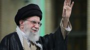 Sejumlah media Iran melaporkan bahwa Pimpinan Tertinggi Iran, Ayatollah Ali Khamenei, tewas dalam serangan rudal yang dikaitkan dengan Amerika Serikat (AS) pada Sabtu (28/2/2026) waktu setempat. Kabar tersebut disampaikan kantor berita Tasnim dan Fars News Agency.