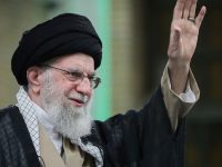 Sejumlah media Iran melaporkan bahwa Pimpinan Tertinggi Iran, Ayatollah Ali Khamenei, tewas dalam serangan rudal yang dikaitkan dengan Amerika Serikat (AS) pada Sabtu (28/2/2026) waktu setempat. Kabar tersebut disampaikan kantor berita Tasnim dan Fars News Agency.