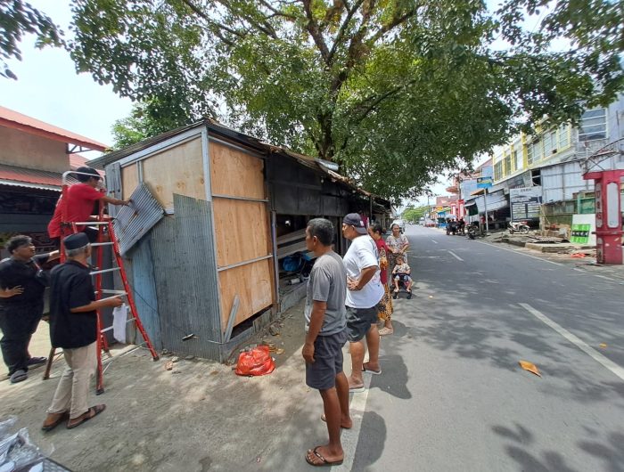 Ganggu Saluran Drainase dan Kebersihan, Lapak Liar di Tallo Dibongkar 13 9caf6105 30d7 4b5a 8e25 6b324c6e4f26
