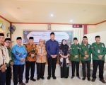 Bupati Bantaeng, M.Fathul Fauzy Nurdin di dampingi Wakil Bupati Bantaeng, H.Sahabuddin menghadiri kegiatan Halal Bihalal dan Sosialisasi Zakat, Infak dan Sedekah yang diselenggarakan oleh Badan Amil Zakat Nasional Kabupaten Bantaeng bersama Unit Pengumpul Zakat (UPZ) se-Kabupaten Bantaeng. Kegiatan tersebut berlangsung di Aula Lantai 3 Kantor Baznas Kabupaten Bantaeng, Kamis (2 April 2026).