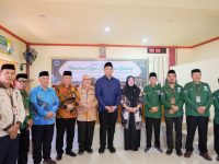 Bupati Bantaeng, M.Fathul Fauzy Nurdin di dampingi Wakil Bupati Bantaeng, H.Sahabuddin menghadiri kegiatan Halal Bihalal dan Sosialisasi Zakat, Infak dan Sedekah yang diselenggarakan oleh Badan Amil Zakat Nasional Kabupaten Bantaeng bersama Unit Pengumpul Zakat (UPZ) se-Kabupaten Bantaeng. Kegiatan tersebut berlangsung di Aula Lantai 3 Kantor Baznas Kabupaten Bantaeng, Kamis (2 April 2026).