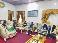 Wakil Bupati Bantaeng, H. Sahabuddin selaku Ketua Tim Satuan Tugas Makan Bergizi Gratis (MBG) Kabupaten Bantaeng, memberikan klarifikasi resmi terkait laporan adanya sejumlah anak yang mengalami gejala muntah dan diare di wilayah Batu Tiroa di Desa Bontobulaeng, Kecamatan Sinoa pada awal April 2026.