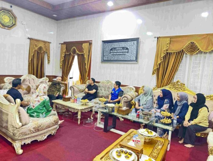 Wakil Bupati Bantaeng, H. Sahabuddin selaku Ketua Tim Satuan Tugas Makan Bergizi Gratis (MBG) Kabupaten Bantaeng, memberikan klarifikasi resmi terkait laporan adanya sejumlah anak yang mengalami gejala muntah dan diare di wilayah Batu Tiroa di Desa Bontobulaeng, Kecamatan Sinoa pada awal April 2026.