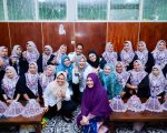 Wakil Gubernur Sulawesi Selatan, Fatmawati Rusdi meninjau langsung kegiatan Peningkatan Kapasitas dan Keterampilan bagi Perempuan di Kabupaten Wajo, Rabu, 8 April 2026.