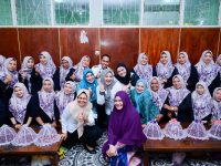 Wakil Gubernur Sulawesi Selatan, Fatmawati Rusdi meninjau langsung kegiatan Peningkatan Kapasitas dan Keterampilan bagi Perempuan di Kabupaten Wajo, Rabu, 8 April 2026.