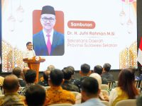 Halal Bihalal, Sekda Sulsel Tegaskan Strategi Ekonomi Inklusif Bersama OJK 27 Momentum Halal Bihalal dimanfaatkan Pemerintah Provinsi Sulawesi Selatan untuk memperkuat sinergi strategis dengan sektor jasa keuangan.