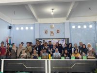 Pemanfaatan sampah organik yang belum optimal masih menjadi salah satu persoalan yang dihadapi warga Desa Perampuan, Kecamatan Lombok Barat, Nusa Tenggara Barat. Kondisi tersebut mendorong mahasiswa Kuliah Kerja Nyata dalam Program Pembangunan dan Pemberdayaan Masyarakat Desa (KKN-P3MD) Internasional Inbound Mobility untuk menghadirkan solusi melalui workshop dan pelatihan pengolahan sampah organik menjadi kompos cair. Kegiatan itu berlangsung pada 9 April 2026.