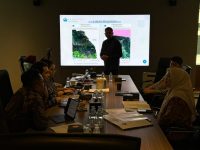 Bupati Bantaeng, M. Fathul Fauzy Nurdin presentasikan rencana pembangunan strategis daerah, di Kementerian Perencanaan Pembangunan Nasional/Badan Perencanaan Pembangunan Nasional (PPN/Bappenas), Jakarta Pusat, Senin, 20 April 2026.