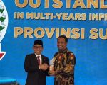 Gubernur Sulawesi Selatan, Andi Sudirman Sulaiman menerima penghargaan kategori Outstanding Province in Multi-Years Infrastructure Development pada ajang National Governance Awards: Sinergi Nusantara untuk Indonesia Emas yang diselenggarakan oleh Metro TV.
