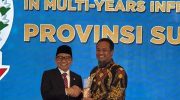 Gubernur Sulawesi Selatan, Andi Sudirman Sulaiman menerima penghargaan kategori Outstanding Province in Multi-Years Infrastructure Development pada ajang National Governance Awards: Sinergi Nusantara untuk Indonesia Emas yang diselenggarakan oleh Metro TV.