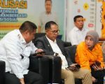 Bupati Maros, H.A.S. Chaidir Syam bersama (Plt) Kepala Dinas Perpustakaan dan Kearsipan Provinsi Sulawesi Selatan, Prof. Muhammad Jufri