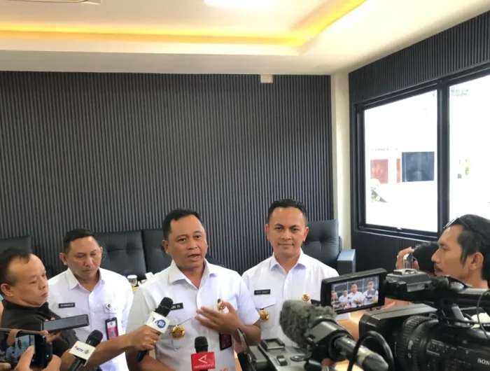 Komcad ASN dan Beban Anggaran Negara: Bela Negara atau Pemborosan Baru? 13 Rencana Kementerian Pertahanan Republik Indonesia merekrut sekitar 4.000 Aparatur Sipil Negara (ASN) ke dalam program Komponen Cadangan (Komcad) kembali memunculkan pertanyaan tentang prioritas belanja negara di sektor pertahanan.