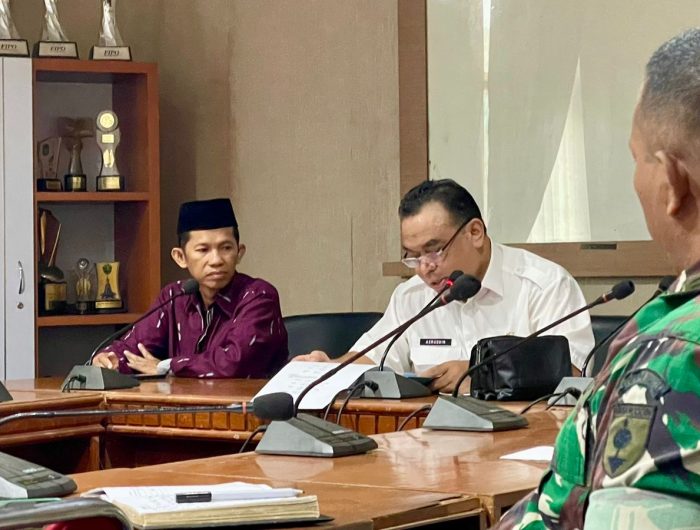 Menjelang Hari Raya Idulfitri 1447 H/2026 M, Pemerintah Kabupaten Bantaeng mulai mematangkan berbagai persiapan pelaksanaan Salat Idulfitri. Sejumlah instansi terkait dilibatkan dalam rapat koordinasi guna memastikan pelaksanaan ibadah tersebut dapat berjalan tertib, aman dan lancar, (11/3/2026).