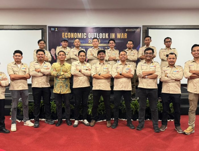 Badan Semi Otonom Bakastra BPD HIPMI Sulawesi Selatan menginisiasi forum strategis bertajuk “Economic Outlook in War 2026” sebagai respons atas meningkatnya ketegangan geopolitik global yang berdampak langsung pada stabilitas ekonomi nasional dan daerah.