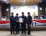 Wali Kota Parepare, Tasming Hamid menghadiri rapat paripurna DPRD Parepare dengan agenda persetujuan bersama dua rancangan peraturan daerah, Senin, 4 Mei 2026. Rapat berlangsung di Ruang Paripurna DPRD Parepare.
